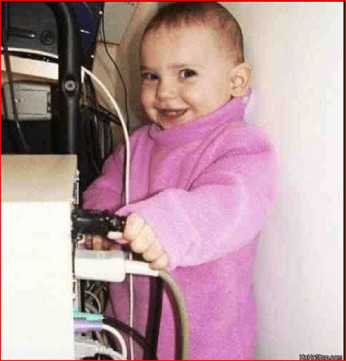 Cheeky Baby Und Computer Cord ~