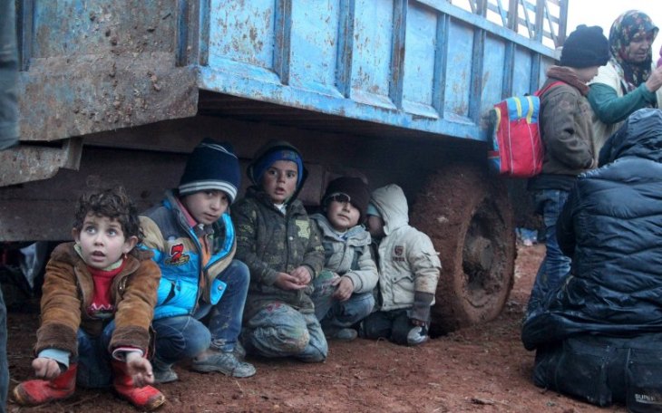 iraqi-children-under-truck